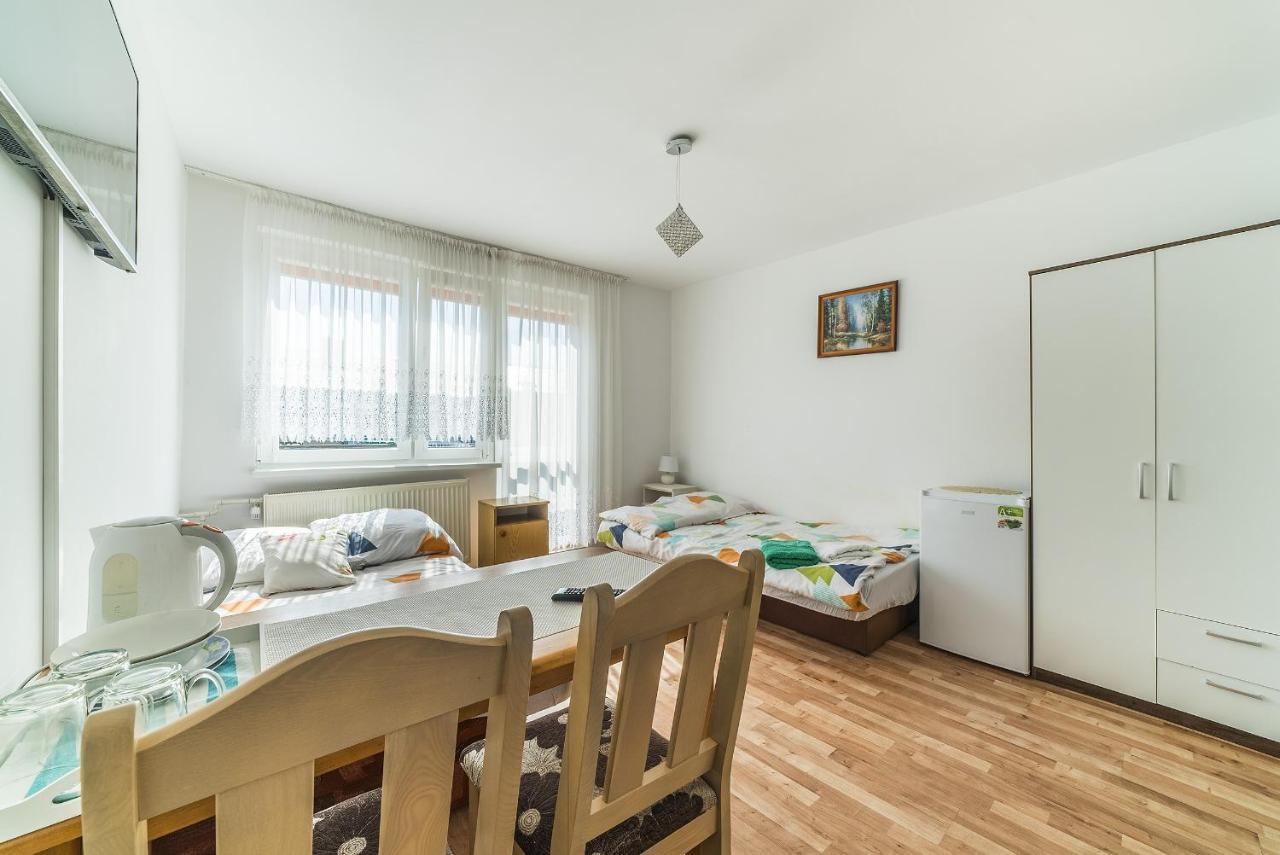 Pokoje Goscinne U Brodzi Władysławowo エクステリア 写真